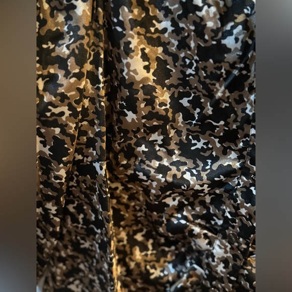 BCBGMaxAzria Black & Gold Ruched Satin Blouse - Picture 3 of 8